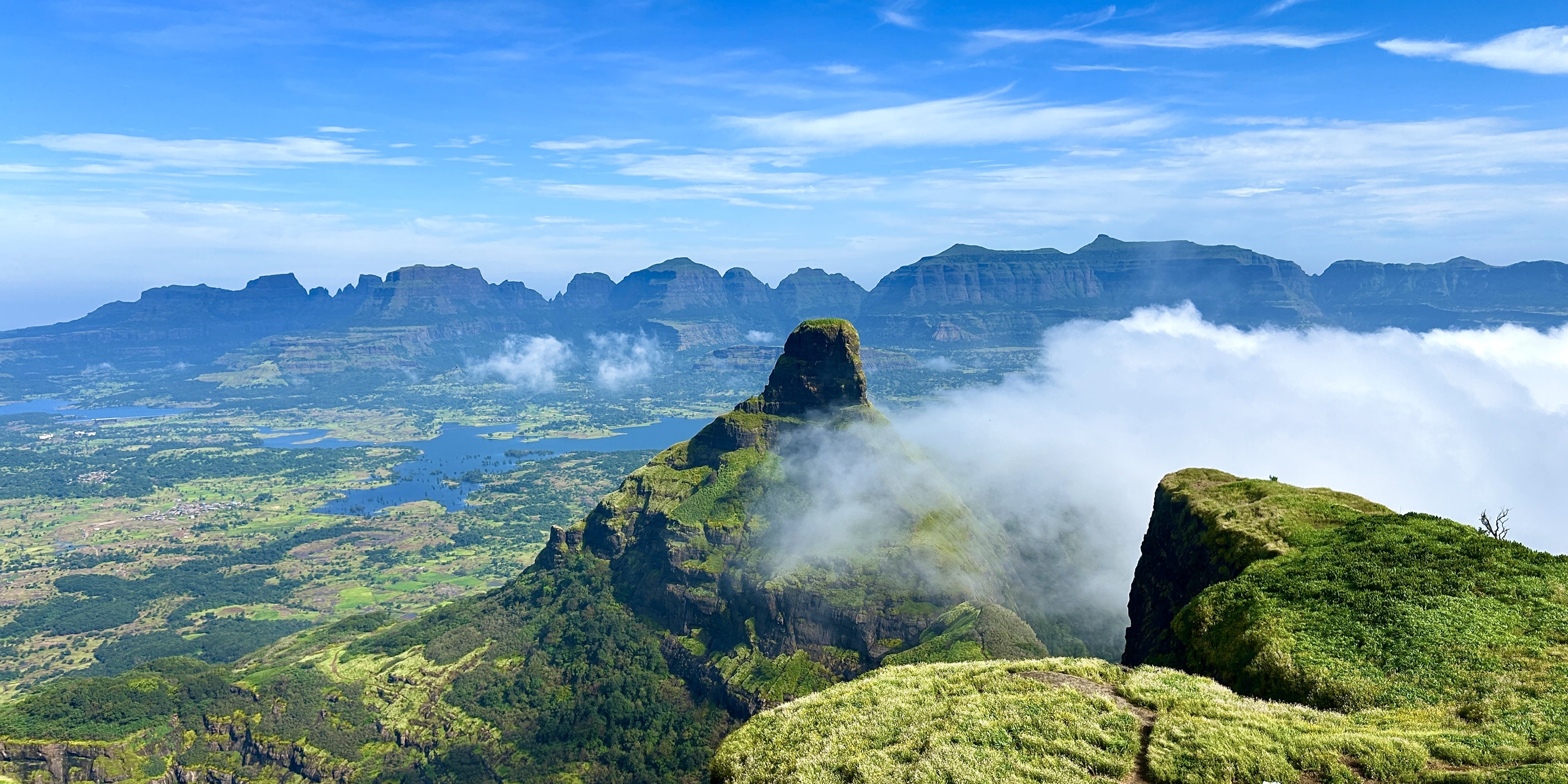 Pune – Ratangad Fort Sunrise & Wildflower Trek